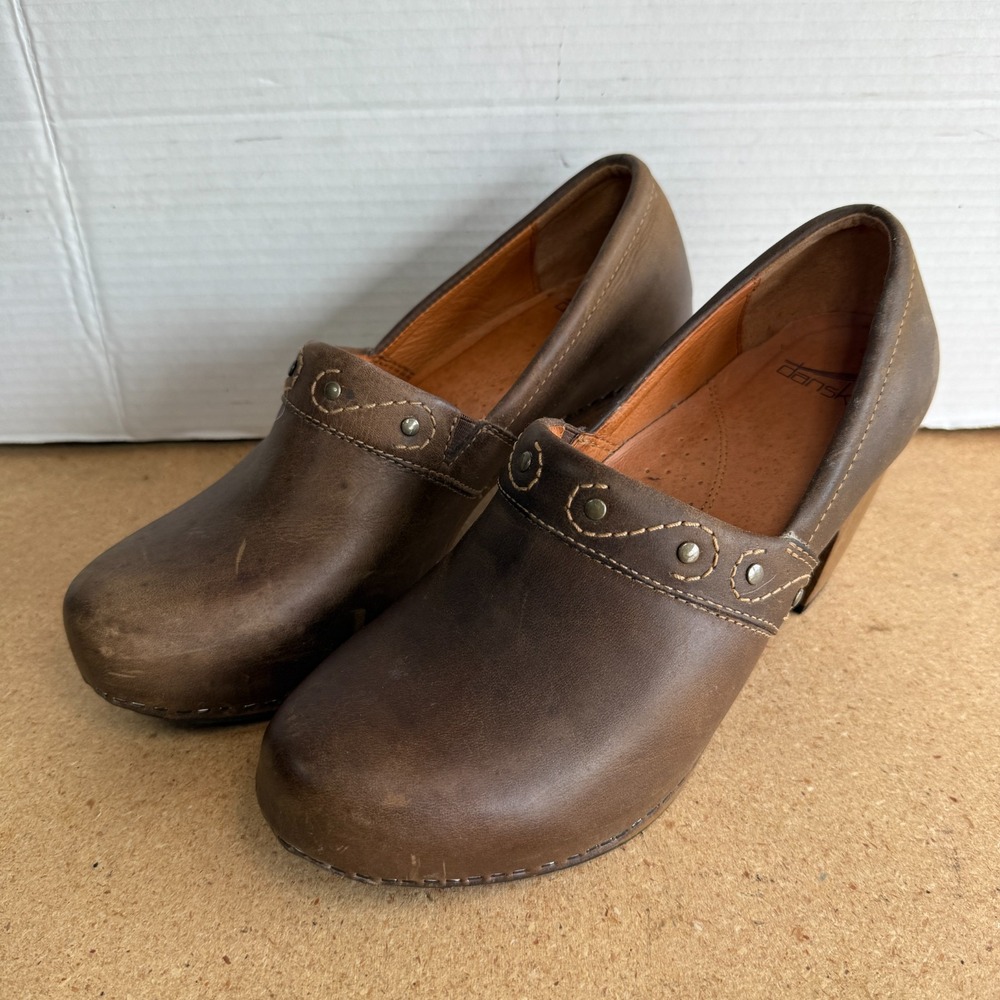 DANSKO 'Riki' Studded Brown Oiled Leather Wood Heel Clogs EUR 40